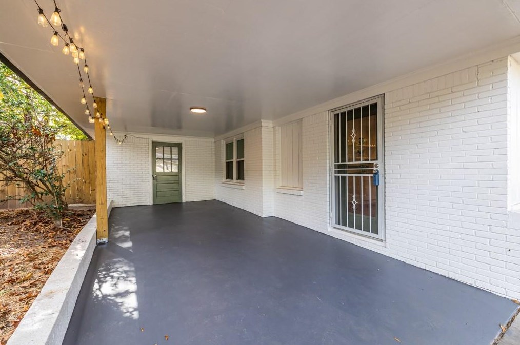 1991 Capri Dr, Decatur GA  30032-5209 exterior