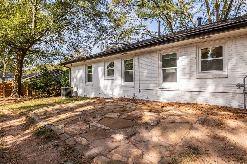 1991 Capri Dr, Decatur GA  30032-5209 exterior