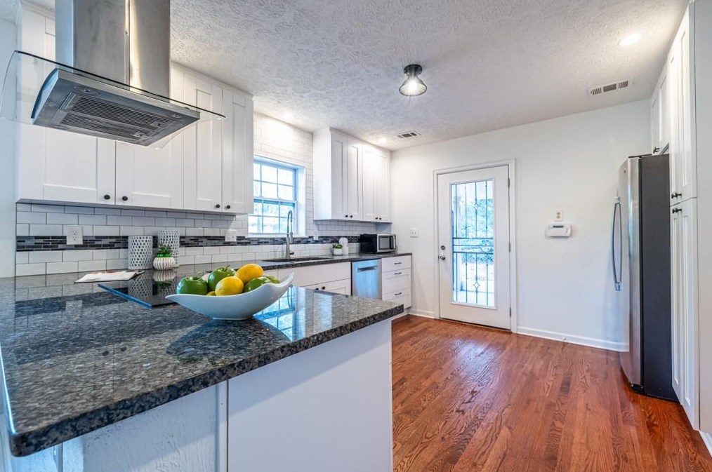 1991 Capri Dr, Decatur GA  30032-5209 exterior