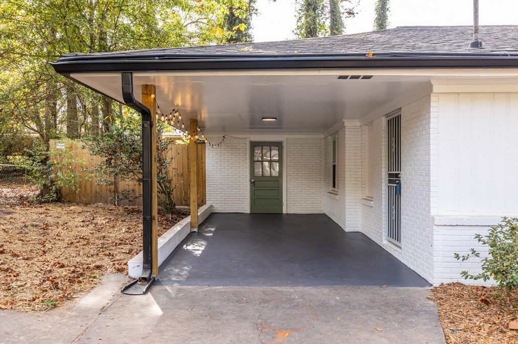 1991 Capri Dr, Decatur GA  30032-5209 exterior