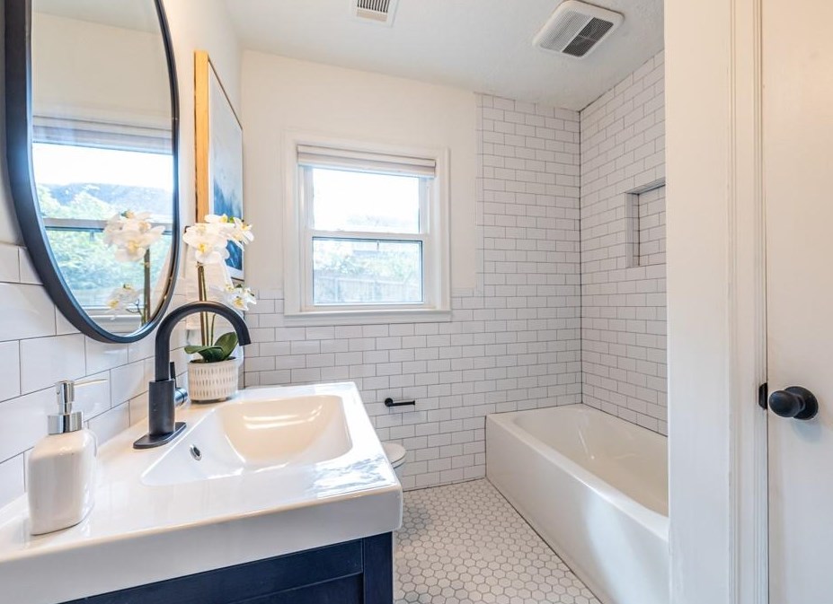 1991 Capri Dr, Decatur GA  30032-5209 exterior