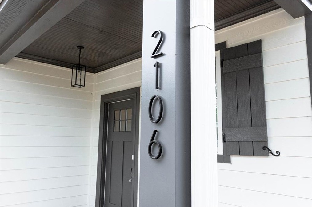 2106 Park Ter, Atlanta GA  30337-1704 exterior