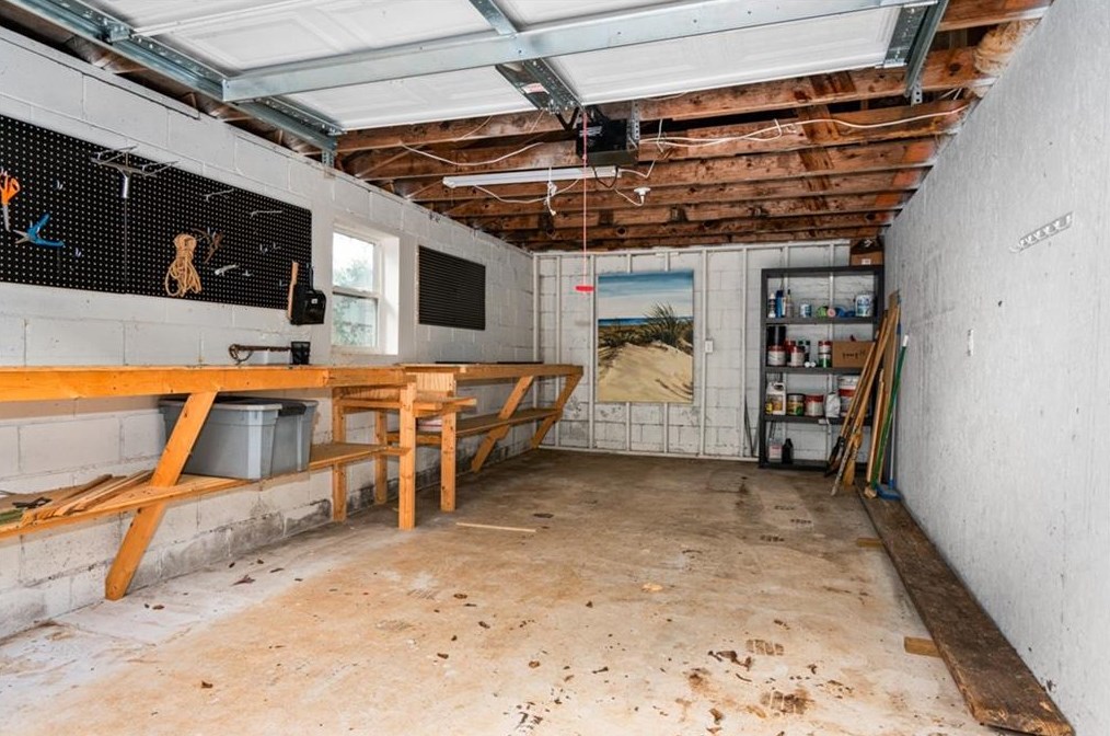 2048 Cogar Dr, Decatur GA  30032-3925 exterior