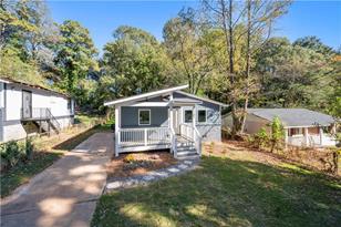 1101 Wedgewood Dr, Atlanta GA  30318-4555 exterior