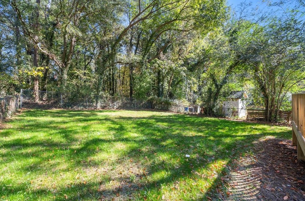 1101 Wedgewood Dr, Atlanta GA  30318-4555 exterior