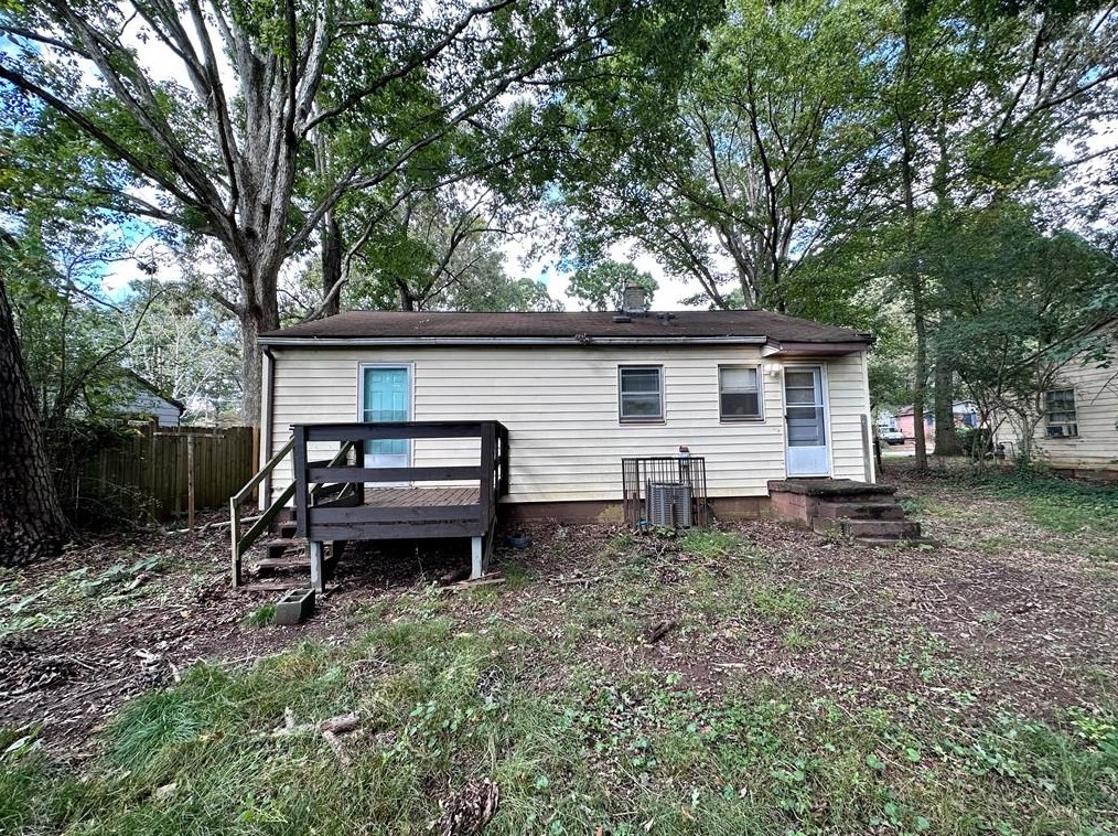 4189 Lindsey Dr, Decatur GA  30035-1922 exterior