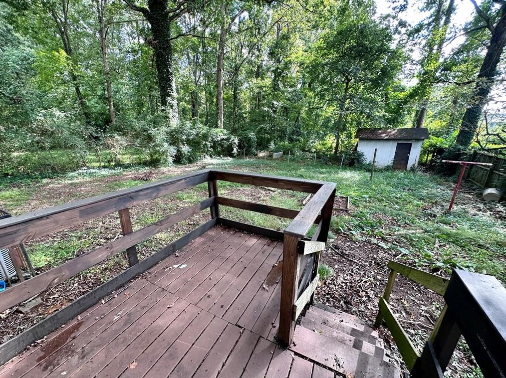 4189 Lindsey Dr, Decatur GA  30035-1922 exterior