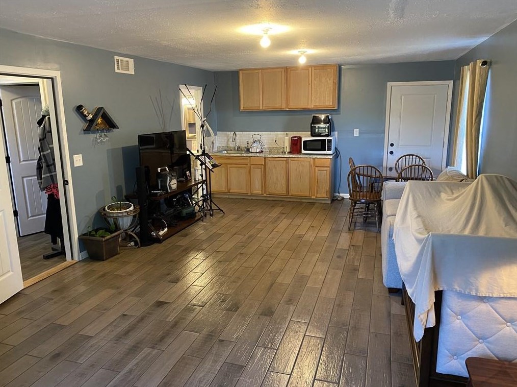 5499 Latham Manor Dr, Gainesville GA  30506-6948 exterior