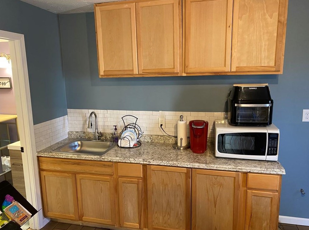 5499 Latham Manor Dr, Gainesville GA  30506-6948 exterior