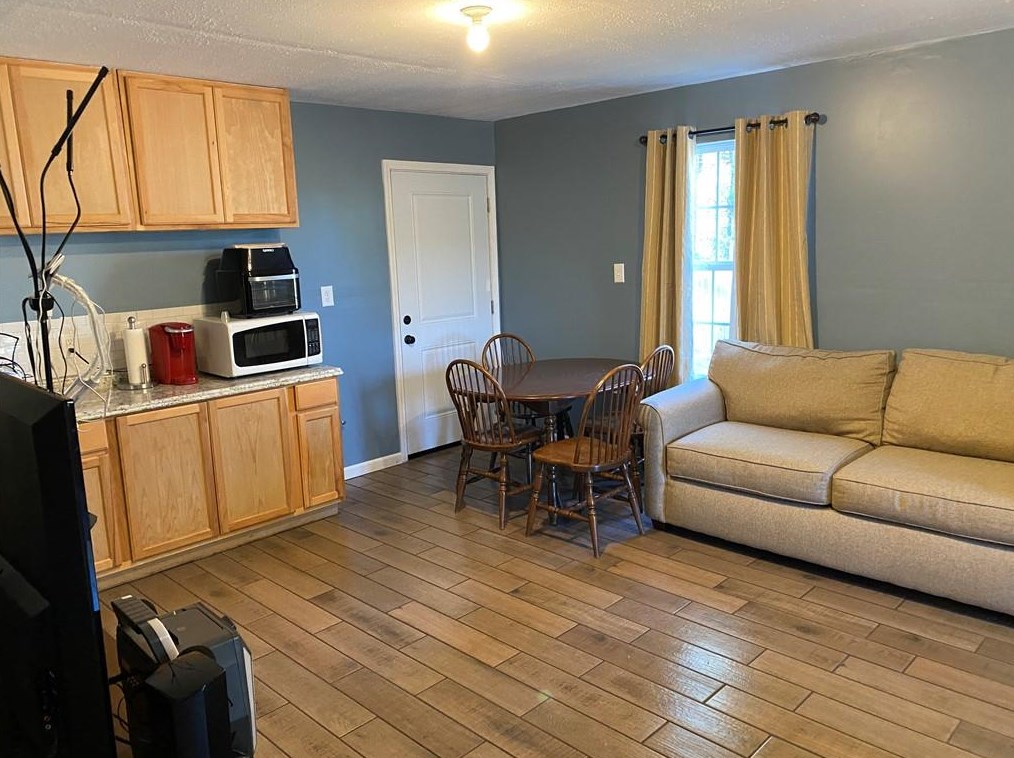 5499 Latham Manor Dr, Gainesville GA  30506-6948 exterior