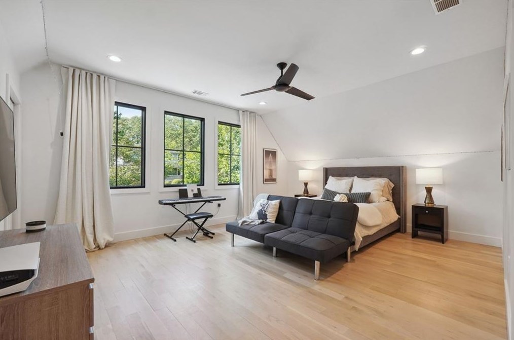 432 Pharr Rd, Decatur GA  30030-4426 exterior