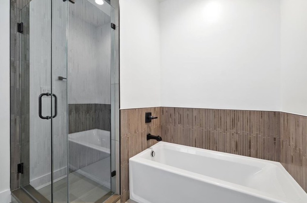 432 Pharr Rd, Decatur GA  30030-4426 exterior