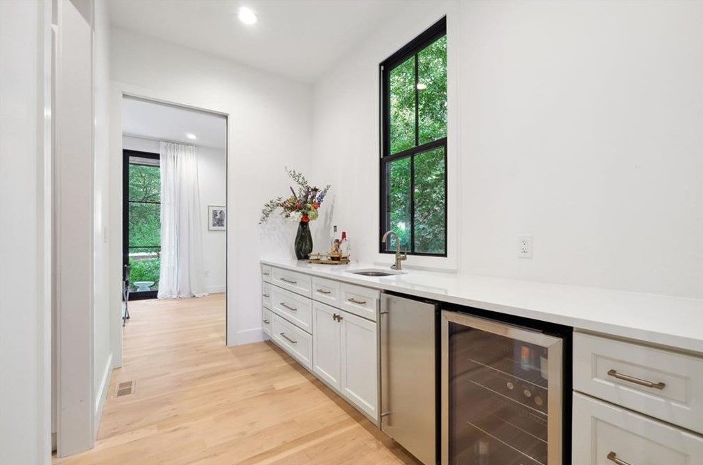 432 Pharr Rd, Decatur GA  30030-4426 exterior