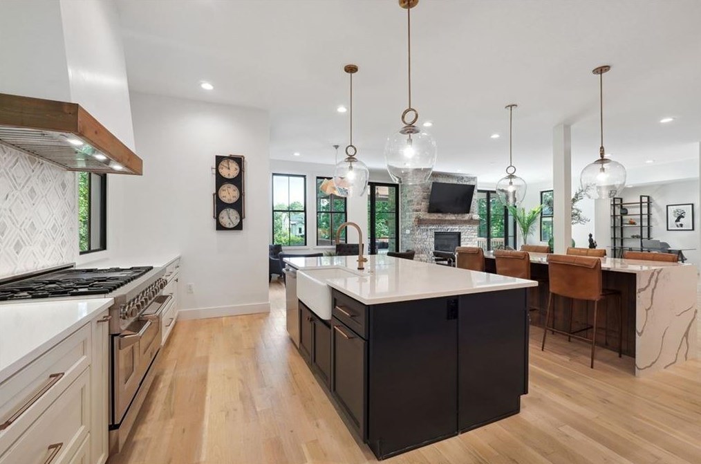 432 Pharr Rd, Decatur GA  30030-4426 exterior