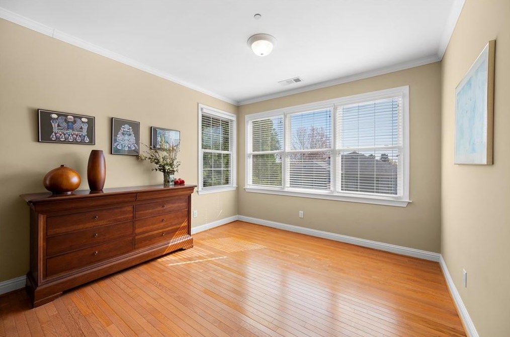 999 Emory Parc Pl, Decatur GA  30033-4054 exterior