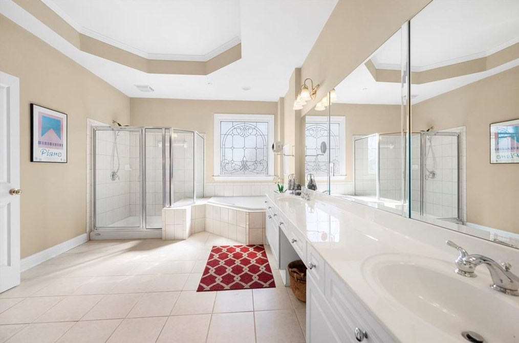 999 Emory Parc Pl, Decatur GA  30033-4054 exterior