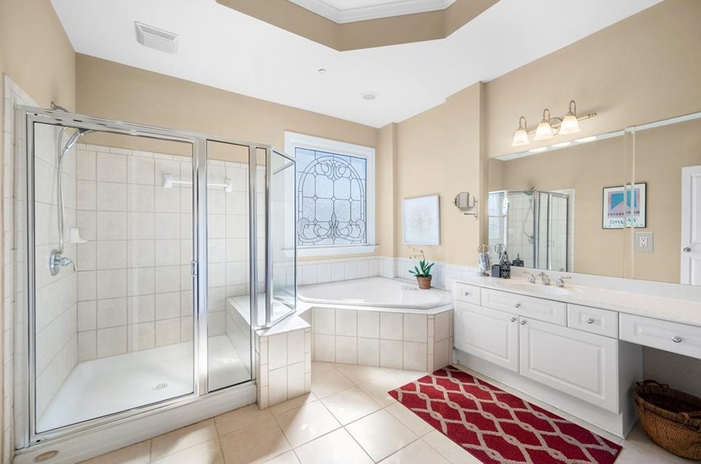 999 Emory Parc Pl, Decatur GA  30033-4054 exterior