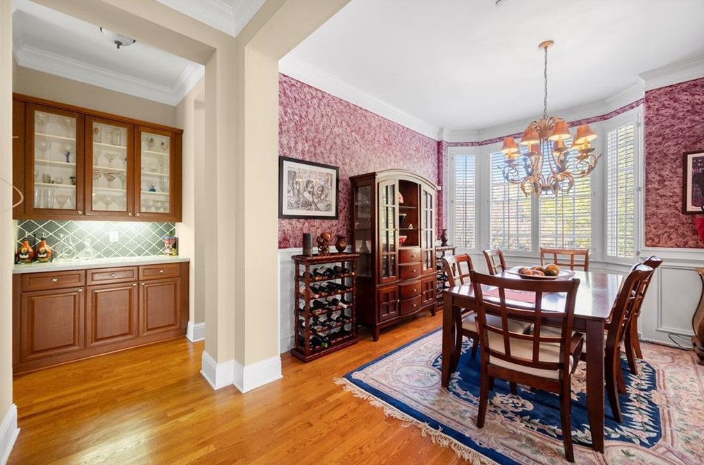 999 Emory Parc Pl, Decatur GA  30033-4054 exterior