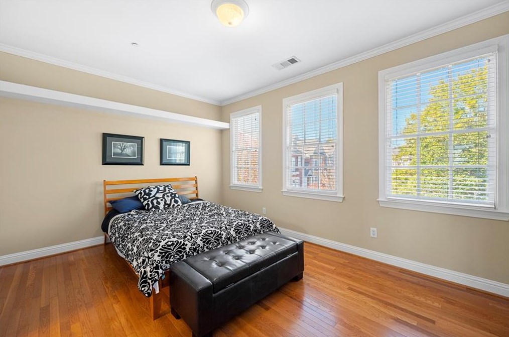 999 Emory Parc Pl, Decatur GA  30033-4054 exterior