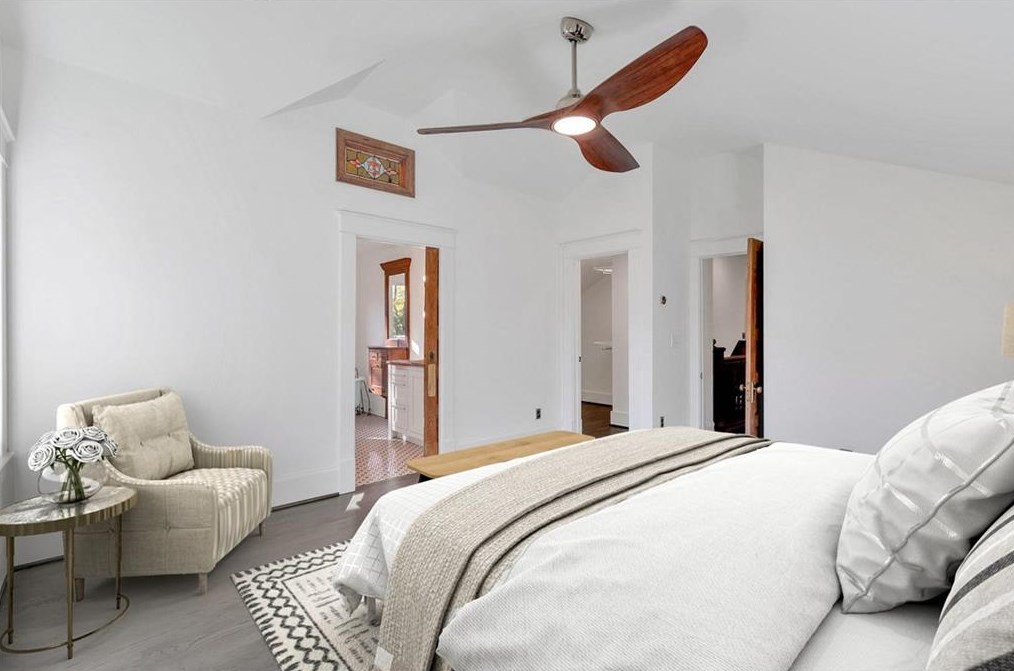 1426 Oakview Rd, Decatur GA  30030-4229 exterior