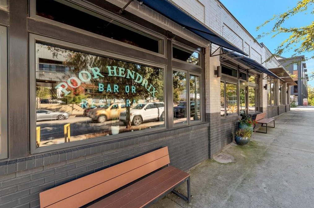 1426 Oakview Rd, Decatur GA  30030-4229 exterior