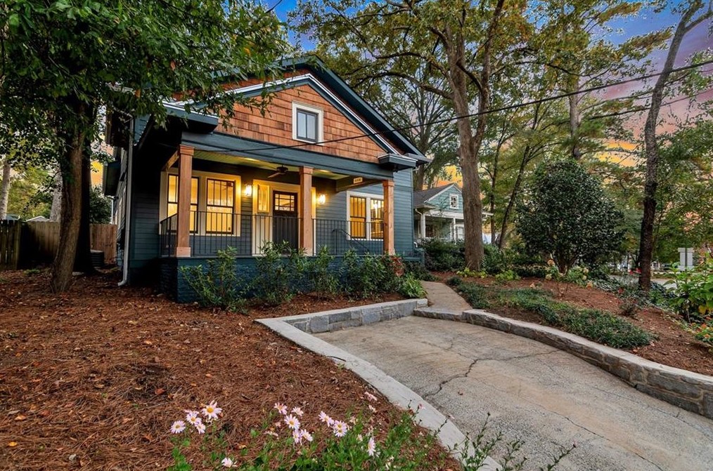 1426 Oakview Rd, Decatur GA  30030-4229 exterior