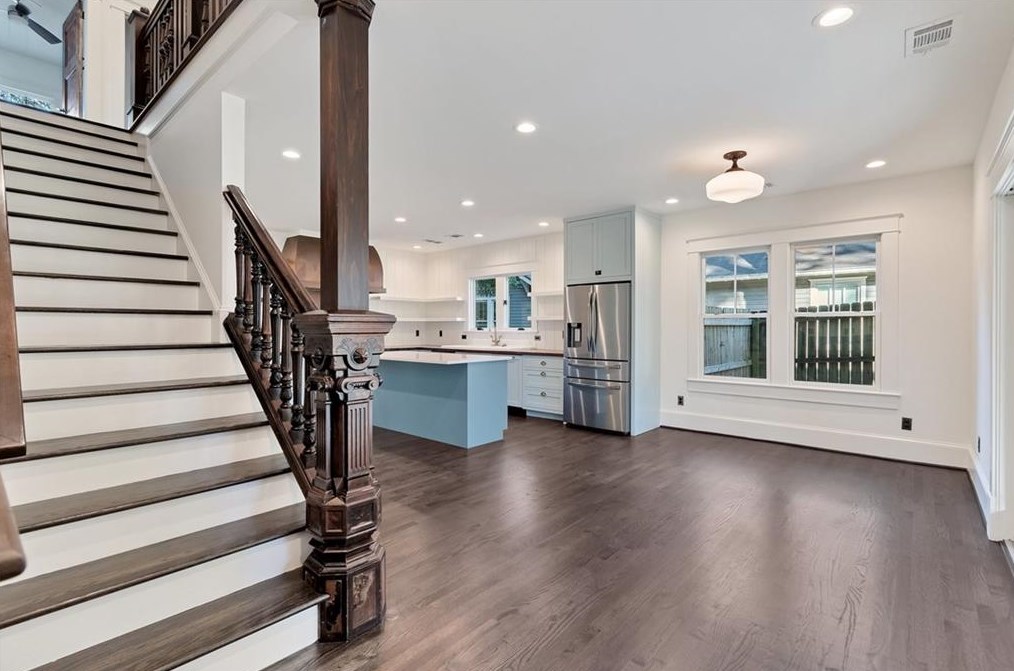 1426 Oakview Rd, Decatur GA  30030-4229 exterior