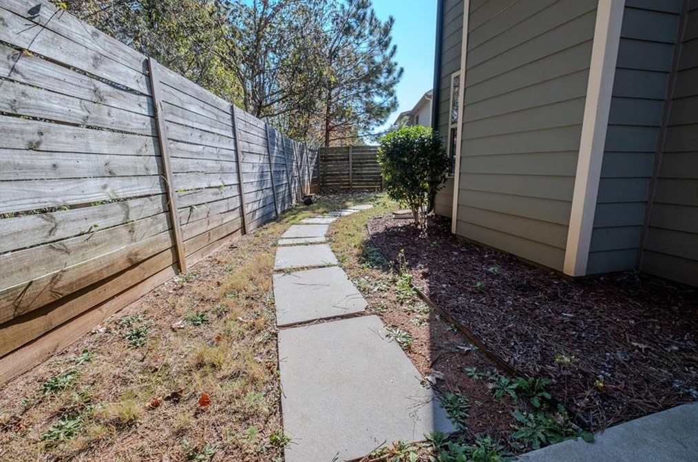 2065 Villa Spring Ct, Dacula GA  30019 exterior