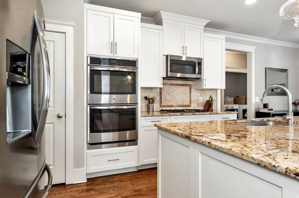 1411 Hawthorne Ave, Smyrna GA  30080-2137 exterior