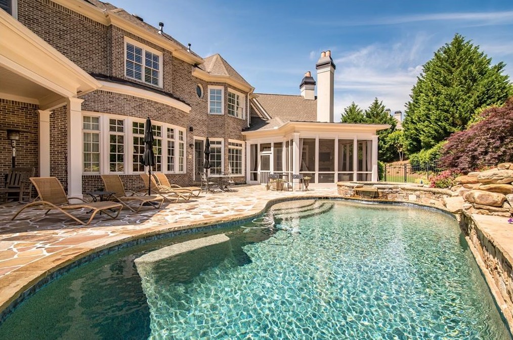 2960 Mnr Brg Dr, Alpharetta GA 30004-8818 exterior