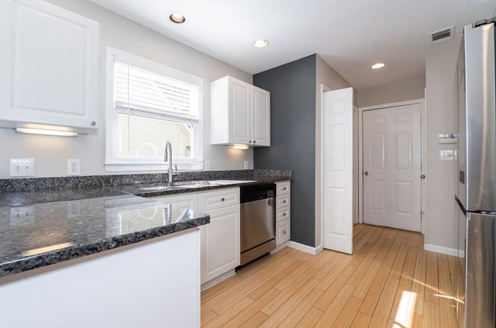 3176 Oakhill Pl, Decatur GA  30033-3300 exterior