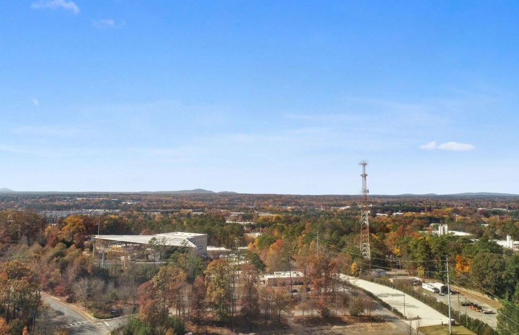 1975 Nocturne Dr, Alpharetta GA 30009-7618 exterior