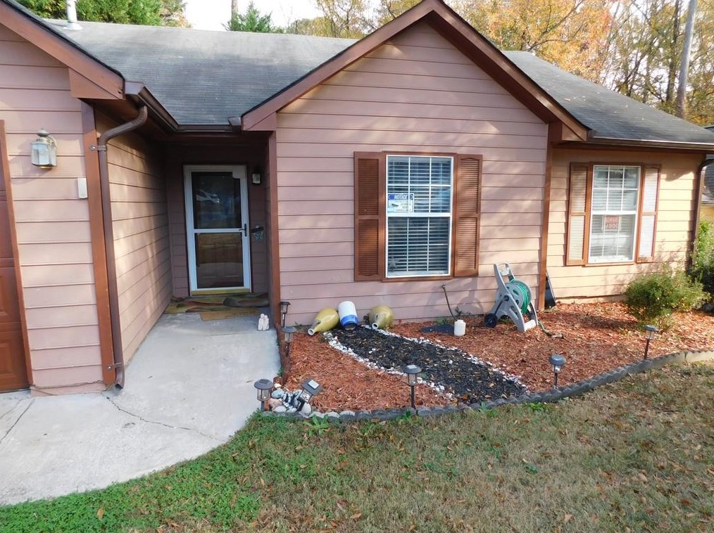 1498 Sisters Ct, Lawrenceville GA  30043-6275 exterior