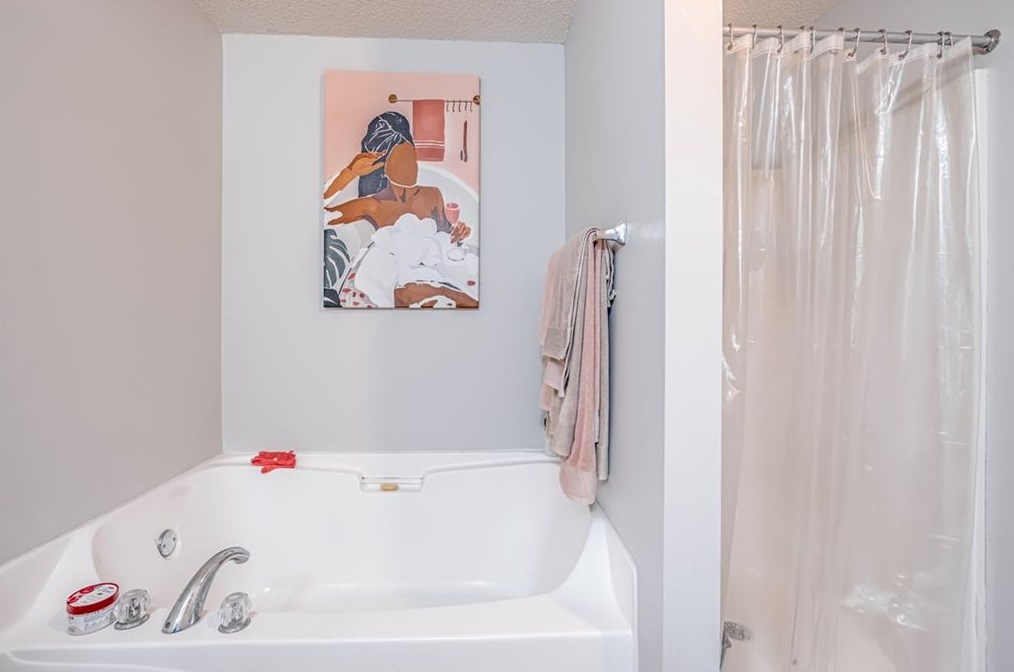 4852 Park Cir, Atlanta GA  30349-2049 exterior