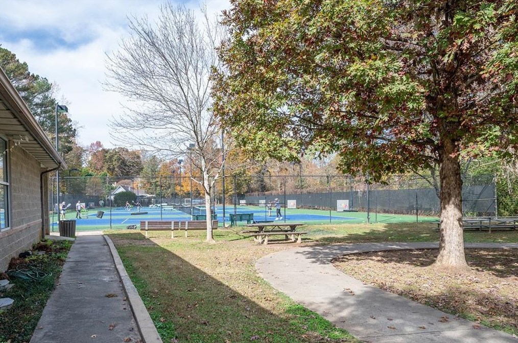 317 Glendale Ave, Decatur GA  30030-6700 exterior