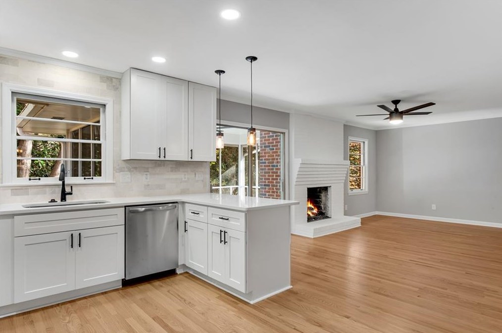 2935 Ponderosa Cir, Decatur GA  30033-1526 exterior