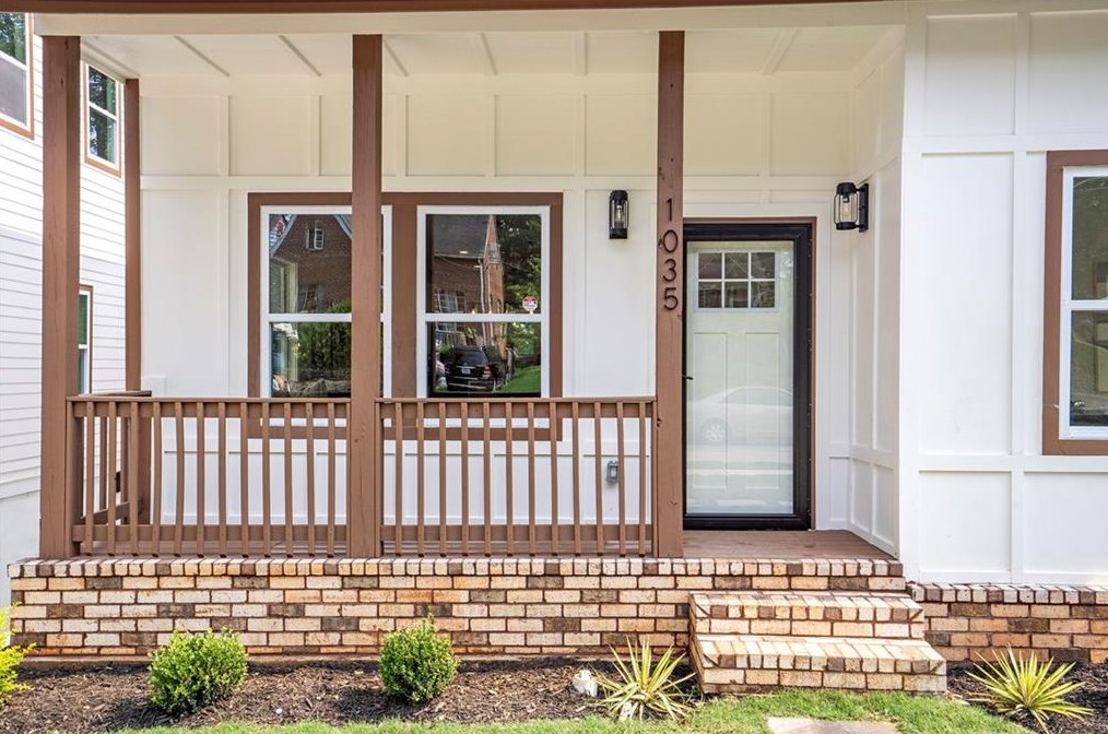 1035 Westmoor Dr, Atlanta GA  30314-2822 exterior