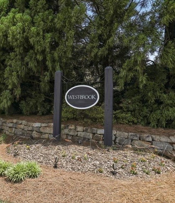 4565 Westgate Dr, Cumming GA  30040-1305 exterior