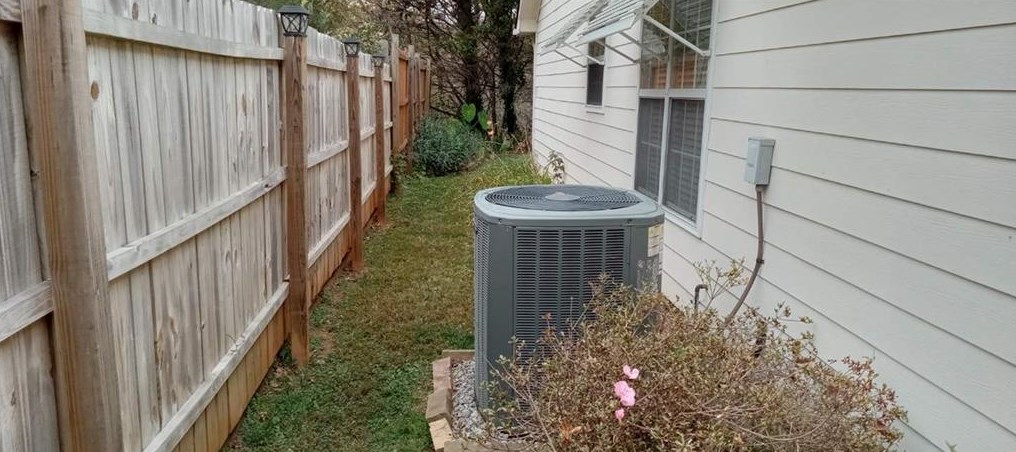 555 Sterling Pointe Ct, Lawrenceville GA 30043-7404 exterior