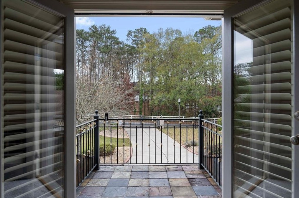 904 Carriage Path, Smyrna GA  30082-4761 exterior