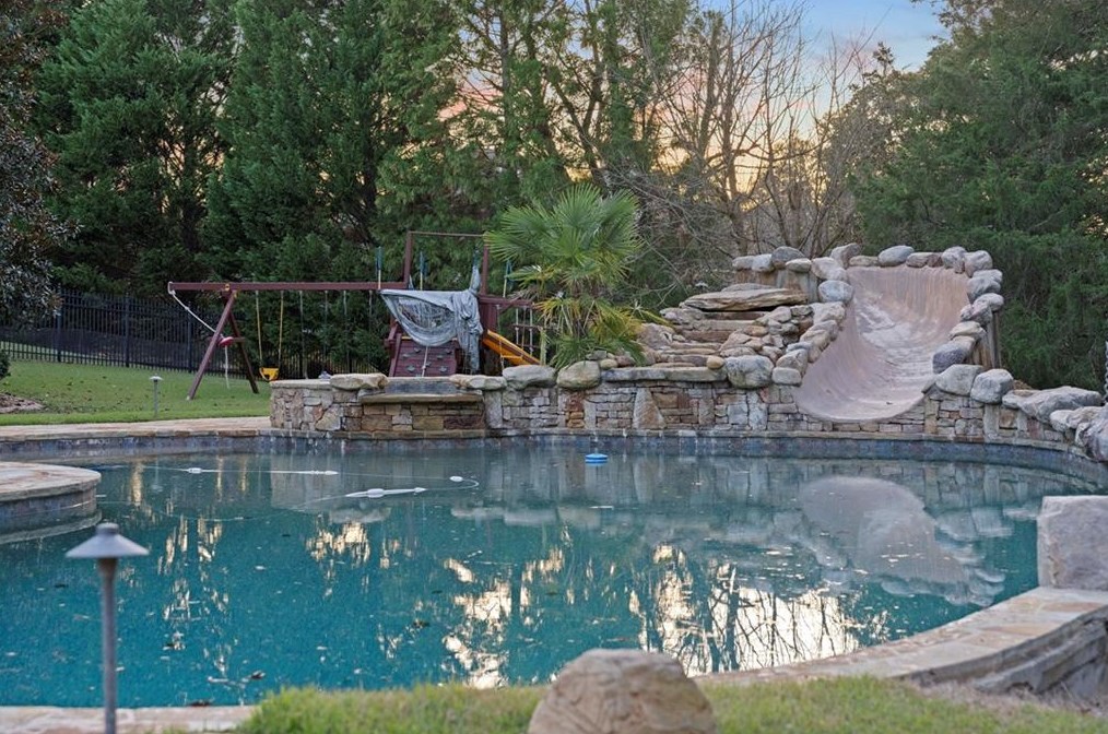 904 Carriage Path, Smyrna GA  30082-4761 exterior