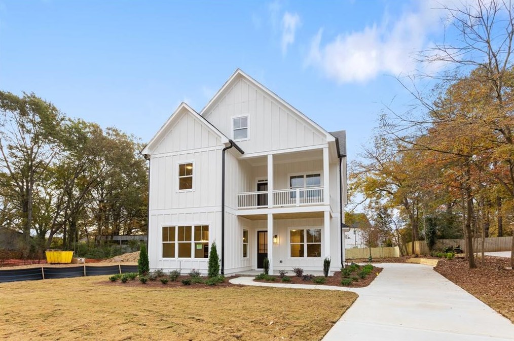 1572 Hawthorne Ave, Smyrna GA  30080-2140 exterior
