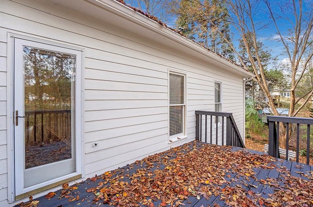 1505 Peachcrest Dr, Lawrenceville GA  30043-2875 exterior