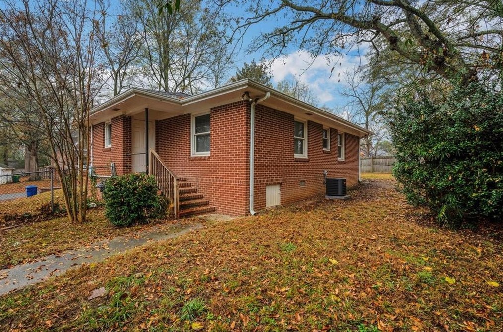169 Woodlawn Ave, Winder GA  30680-1851 exterior