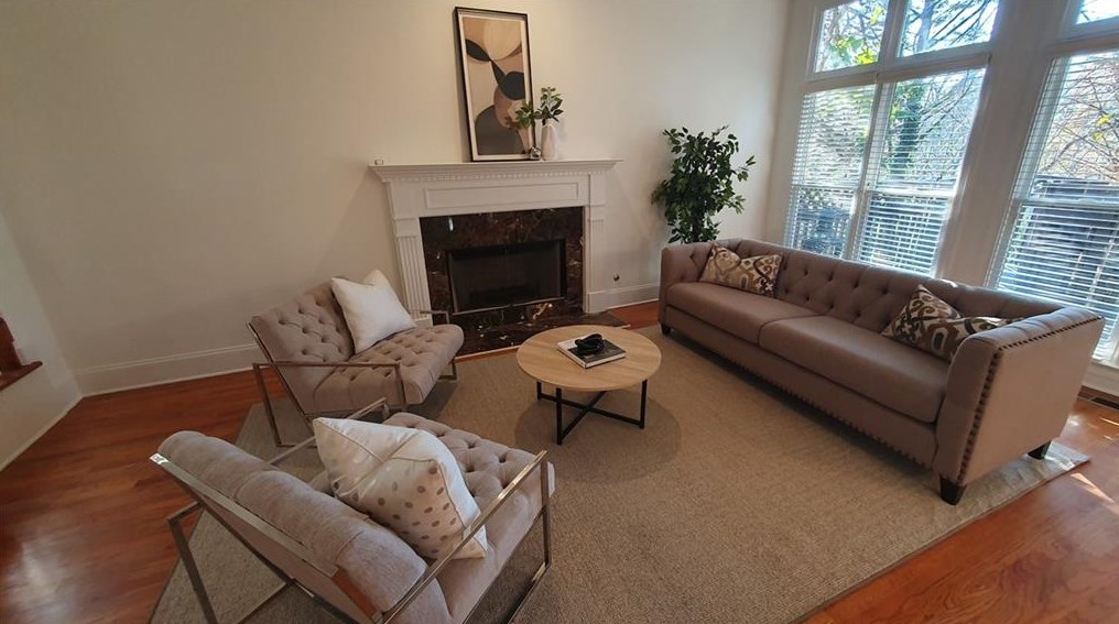 2550 Manor Walk, Decatur GA  30030-1659 exterior