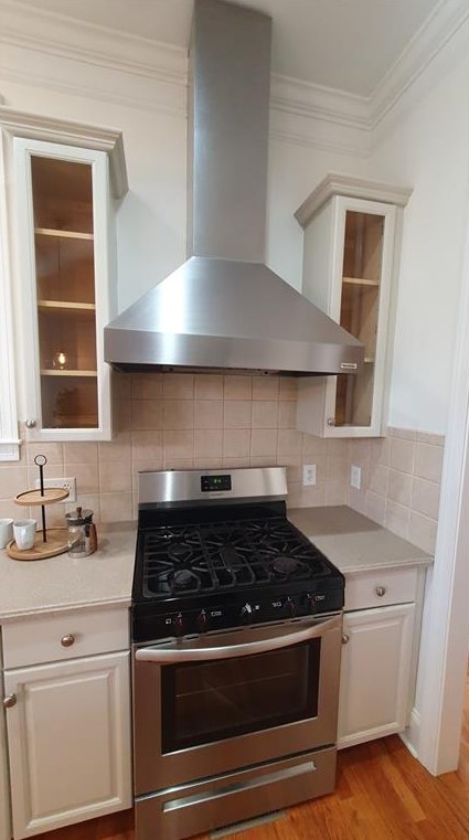 2550 Manor Walk, Decatur GA  30030-1659 exterior