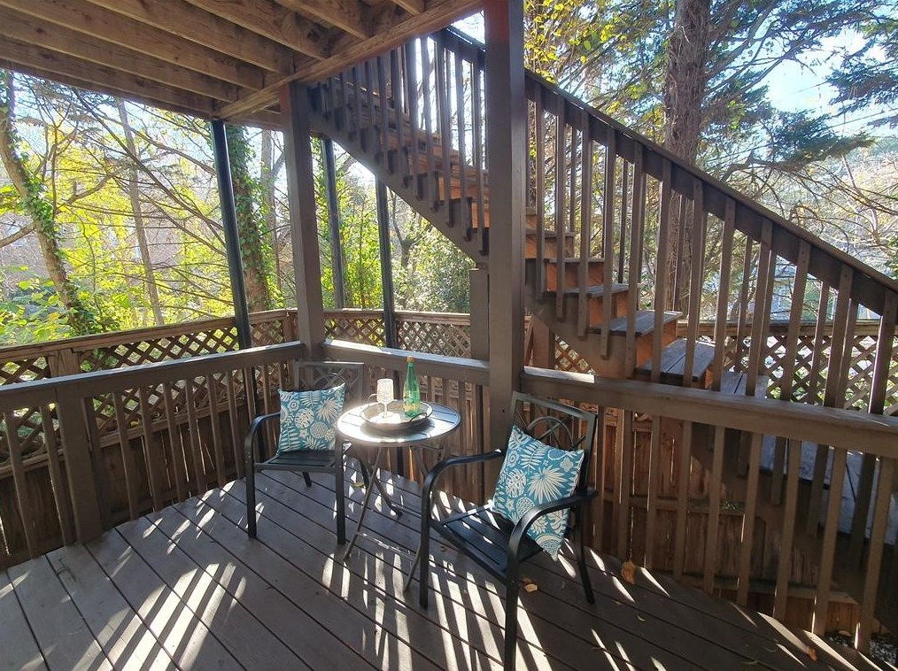 2550 Manor Walk, Decatur GA  30030-1659 exterior