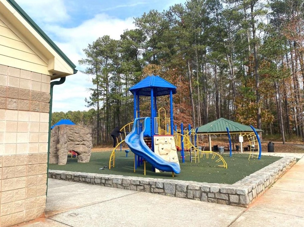 3827 Wake Forest Rd, Decatur GA  30034-5841 exterior