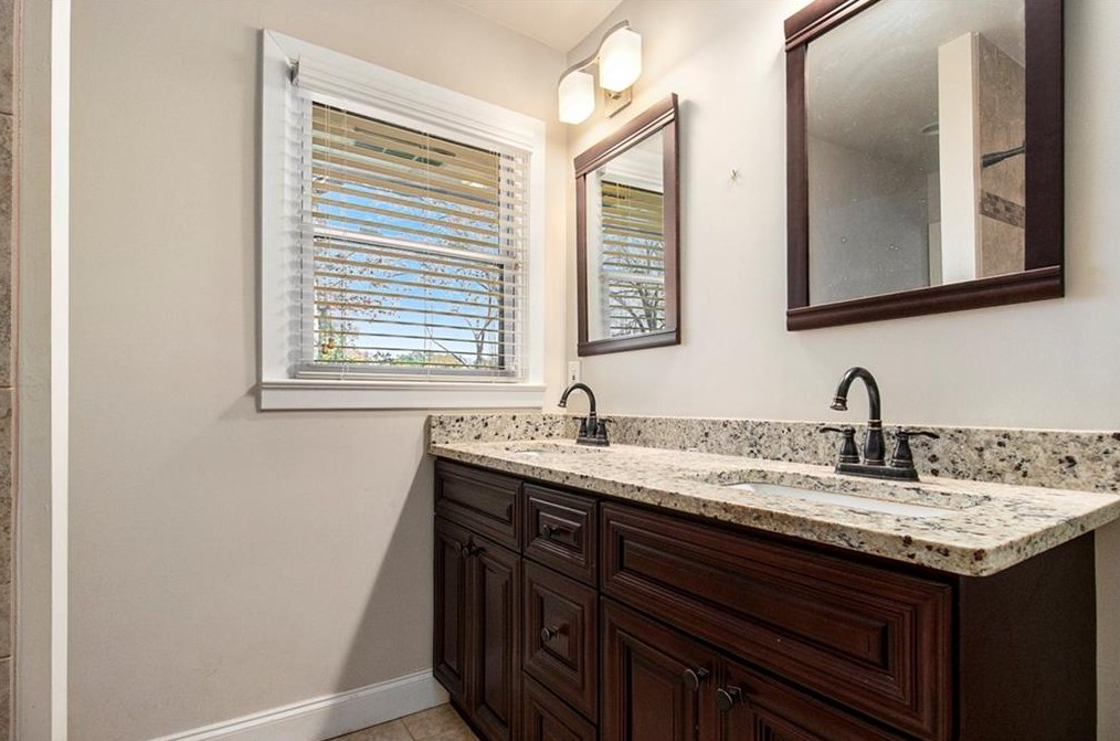 1916 Valencia Rd, Decatur GA  30032-5272 exterior