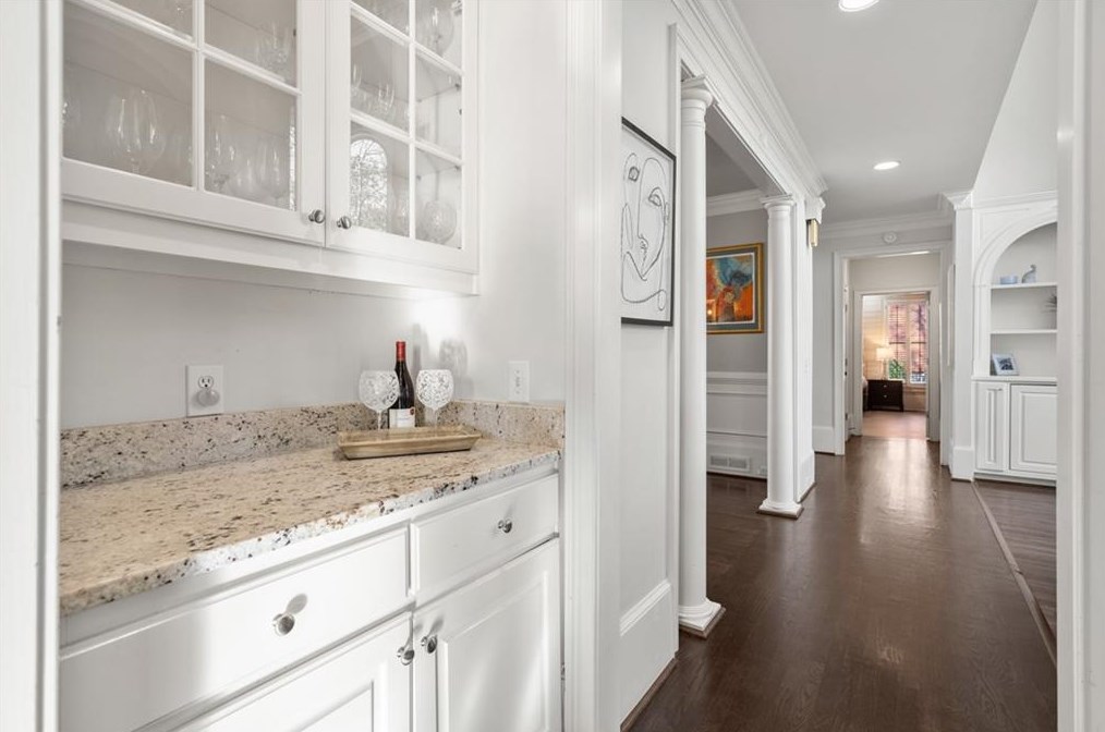 340 Falls Point Trl, Alpharetta GA  30022-8470 exterior
